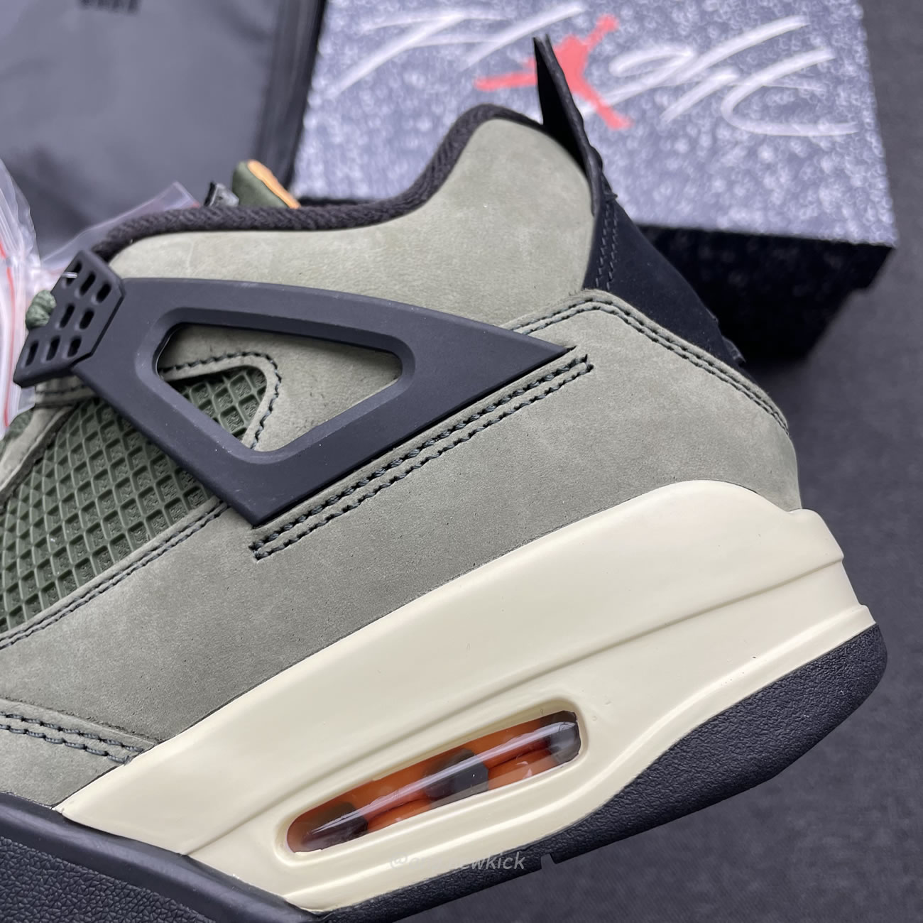 Air Jordan 4 Retro Undefeated Jbm351 M1 (2) - newkick.app